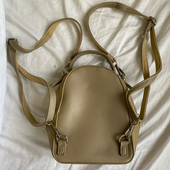 cream mini backpack👜✨ - Picture 2 of 3